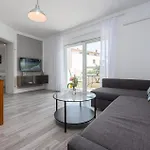 Lovely Apartment In Zadar With Wifi